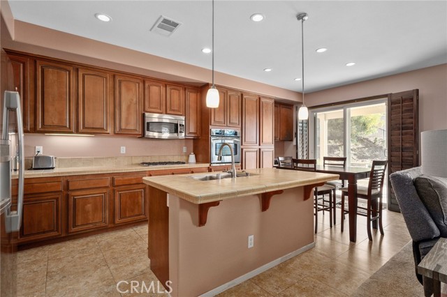 Detail Gallery Image 8 of 34 For 26239 Citation Cir, Moreno Valley,  CA 92555 - 3 Beds | 2 Baths