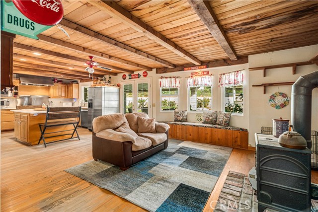 28132 Oak Spring Canyon, Canyon Country CA: https://media.crmls.org/medias/cf28a1f1-46e4-4411-bc10-d9a40a5a0bdf.jpg