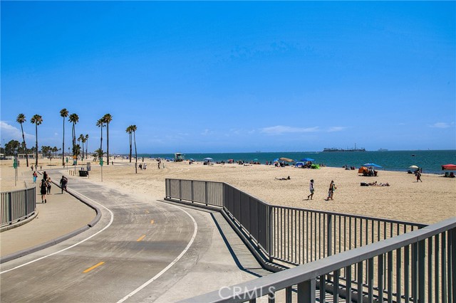 Under 25 minutes to the sand on Long Beach