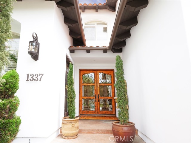 1337 9th Street, Manhattan Beach, California 90266, 5 Bedrooms Bedrooms, ,4 BathroomsBathrooms,Residential,Sold,9th,SB22159352