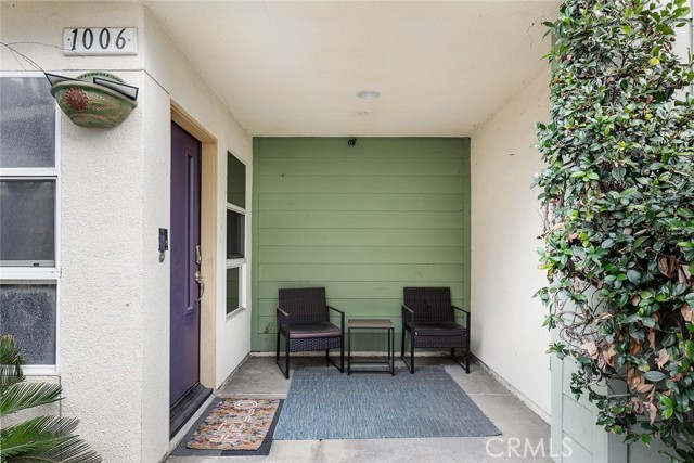 Detail Gallery Image 1 of 1 For 1006 Leighton Ave, Los Angeles,  CA 90037 - 3 Beds | 2 Baths