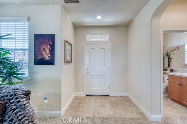 Detail Gallery Image 4 of 47 For 5272 W King Fisher Ln, Fresno,  CA 93722 - 4 Beds | 2/1 Baths