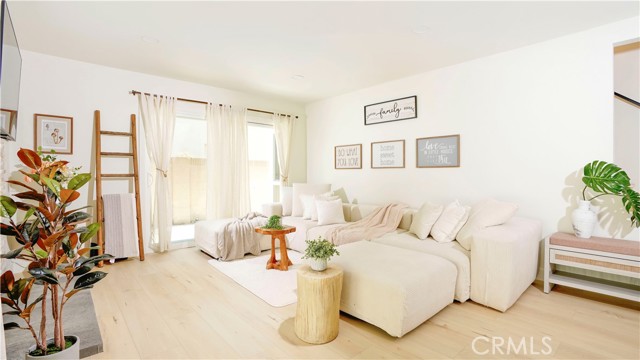 17698 Locust Street, Fountain Valley CA: https://media.crmls.org/medias/cf2bfd74-bb43-4f11-85ed-f2475d735722.jpg
