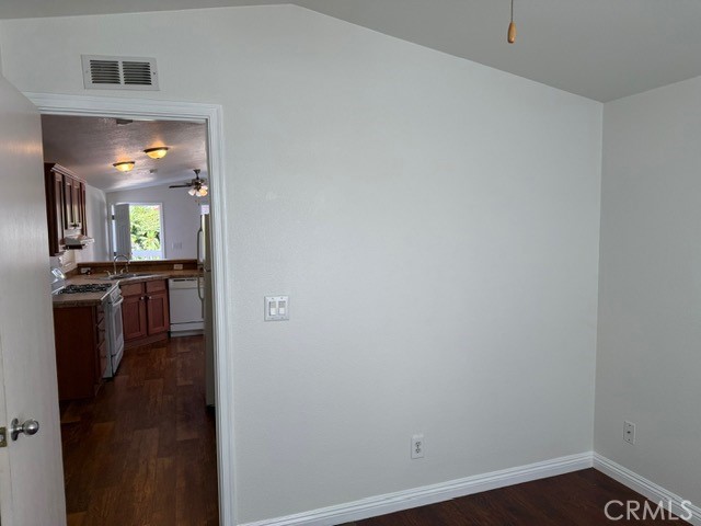 Detail Gallery Image 13 of 17 For 11101 Imperial Highway #48,  Norwalk,  CA 90650 - 1 Beds | 1 Baths