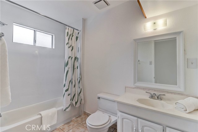 Detail Gallery Image 4 of 18 For 8200 Priscilla, Downey,  CA 90242 - 4 Beds | 2 Baths