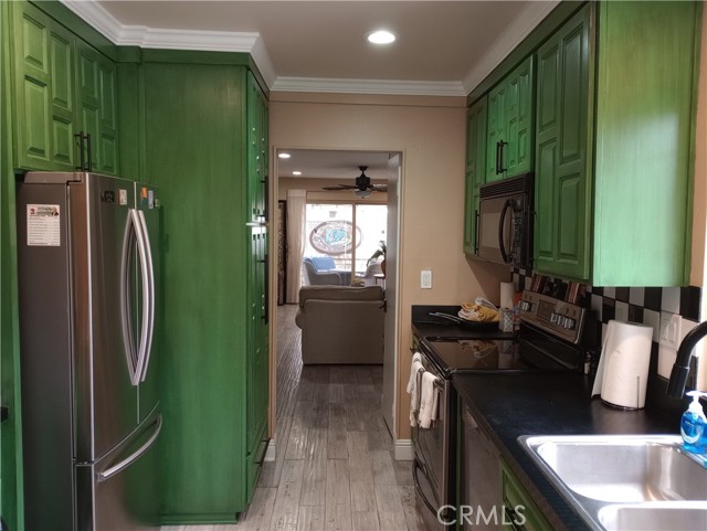 11234 Village 11 photo 4