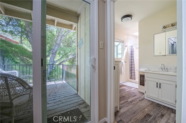 9977 Incline Road, El Portal CA: https://media.crmls.org/medias/cf2f1032-0650-4a8c-8c30-2573bcf7c84d.jpg