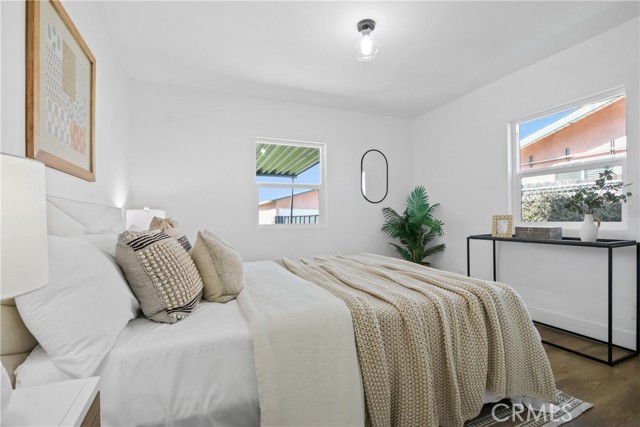 126 W 94th Street, Los Angeles CA: https://media.crmls.org/medias/cf2f15c1-7978-44cf-adf0-0965c079ce39.jpg