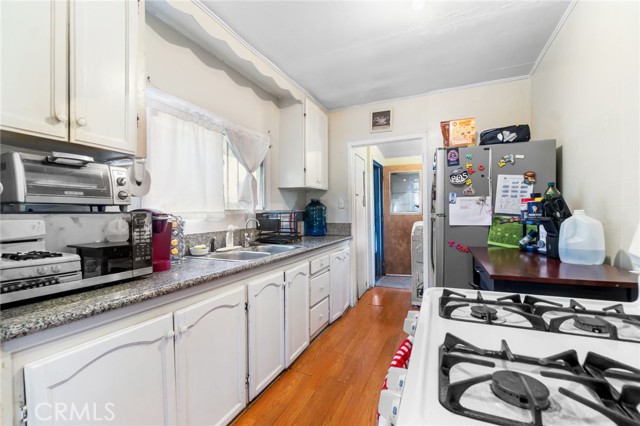 Detail Gallery Image 9 of 26 For 151 E 105th St, Los Angeles,  CA 90003 - 2 Beds | 1 Baths