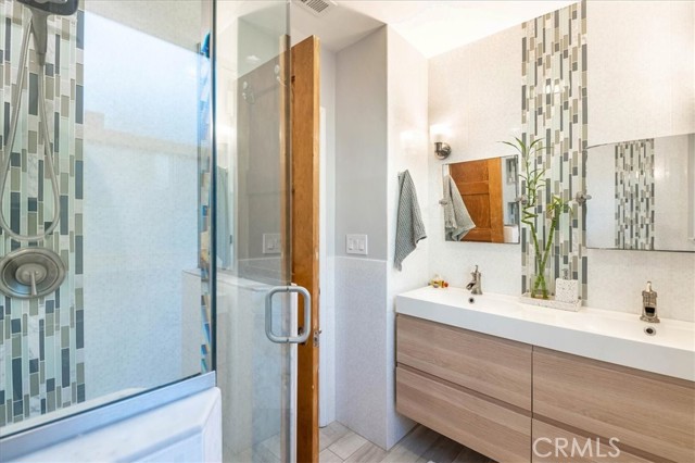 3004 Oak Avenue, Manhattan Beach, California 90266, 3 Bedrooms Bedrooms, ,2 BathroomsBathrooms,Residential,Sold,Oak,SB22239003