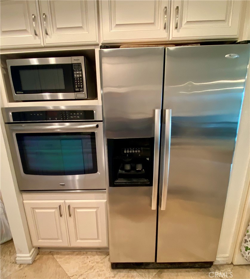 https://media.crmls.org/medias/cf30fd93-3df1-4812-b87c-ac79a031b39b.jpg?preset=X-Large