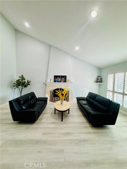 Detail Gallery Image 4 of 19 For 20392 Running Springs Ln, Huntington Beach,  CA 92646 - 4 Beds | 3 Baths