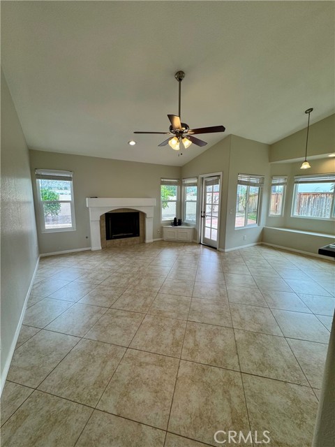 25665 Sierra Leone Court, Moreno Valley CA: https://media.crmls.org/medias/cf31541b-b7a3-40ac-b18a-30cf31fb8556.jpg