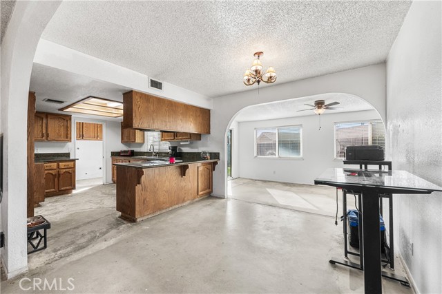 Detail Gallery Image 11 of 42 For 8424 Greenwood, California City,  CA 93505 - 3 Beds | 2 Baths