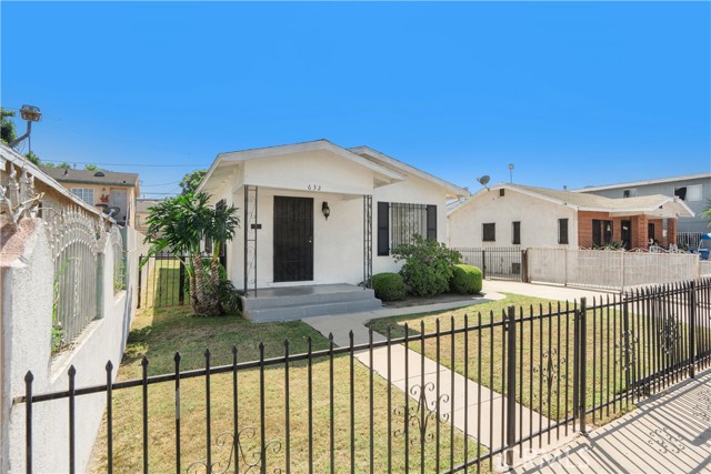 632 E 87th Place, Los Angeles CA: https://media.crmls.org/medias/cf31fa33-19bb-4ee6-828e-dd58a97977b8.jpg