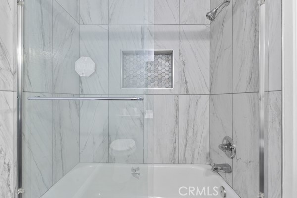 https://media.crmls.org/medias/cf323710-47b4-47c9-ae0e-fb8a00276d2b.jpg?preset=X-Large