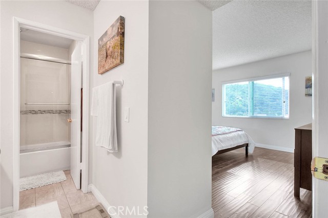 Detail Gallery Image 15 of 24 For 2940 N Verdugo Rd #409,  Glendale,  CA 91208 - 2 Beds | 2 Baths