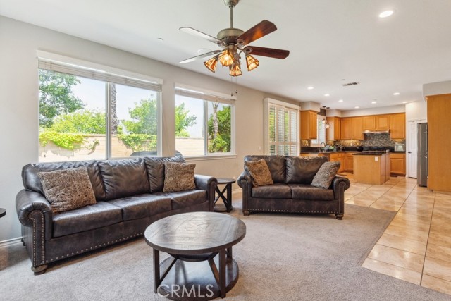 Detail Gallery Image 9 of 41 For 5460 Turin Way, Fontana,  CA 92336 - 4 Beds | 3 Baths
