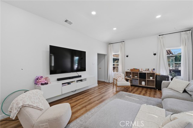 Detail Gallery Image 14 of 48 For 3807 Cudahy, Huntington Park,  CA 90255 - 3 Beds | 2 Baths