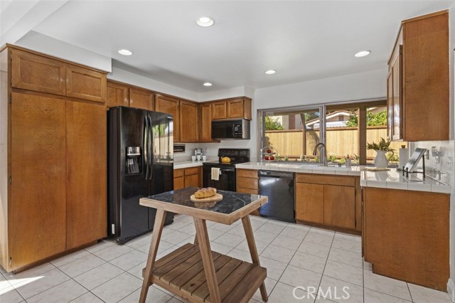 Detail Gallery Image 8 of 46 For 1691 Green Meadow Ave, Tustin,  CA 92780 - 6 Beds | 4 Baths