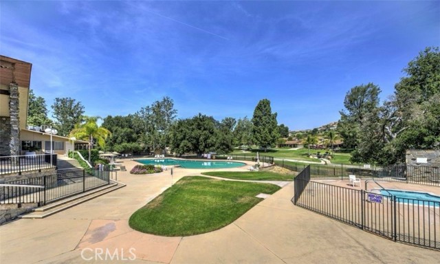 Detail Gallery Image 40 of 66 For 26832 Avenue of the Oaks #D,  Newhall,  CA 91321 - 2 Beds | 2 Baths