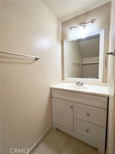 Detail Gallery Image 8 of 18 For 20127 Leadwell St #6,  Winnetka,  CA 91306 - 2 Beds | 2/1 Baths