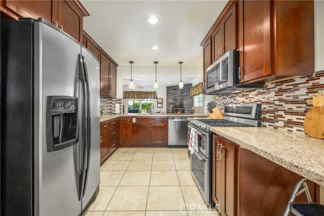 13622 Benfield Avenue, Norwalk CA: https://media.crmls.org/medias/cf35094b-308d-4896-a5e4-a065c0f7e3c4.jpg