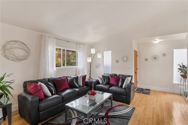 19309 Tillman Avenue, Carson CA: https://media.crmls.org/medias/cf3557d5-cb24-478b-8639-b48eb8633b95.jpg