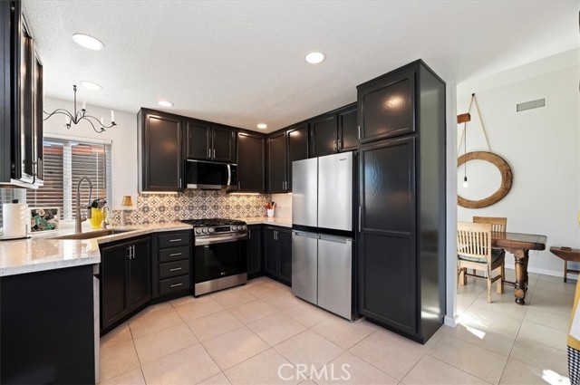 28148 Palm Villa, Menifee CA: https://media.crmls.org/medias/cf363983-4bbb-4ef0-b618-45af0f9f1bf6.jpg