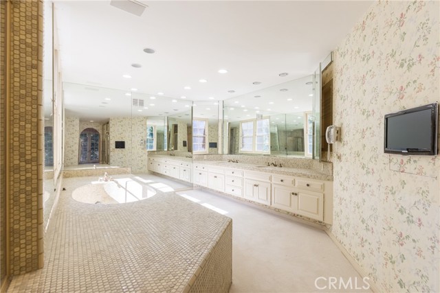 Drew Fenton | 12386 Ridge Circle Los Angeles CA | MLS: 7461682