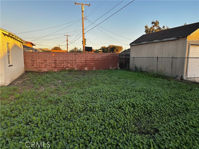 Detail Gallery Image 9 of 12 For 1726 E 122nd, Los Angeles,  CA 90059 - 3 Beds | 1 Baths