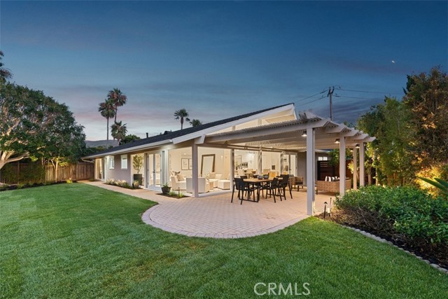 1056 Madison Place, Laguna Beach CA: https://media.crmls.org/medias/cf372979-37fe-4512-bfed-a1baa0d9418d.jpg