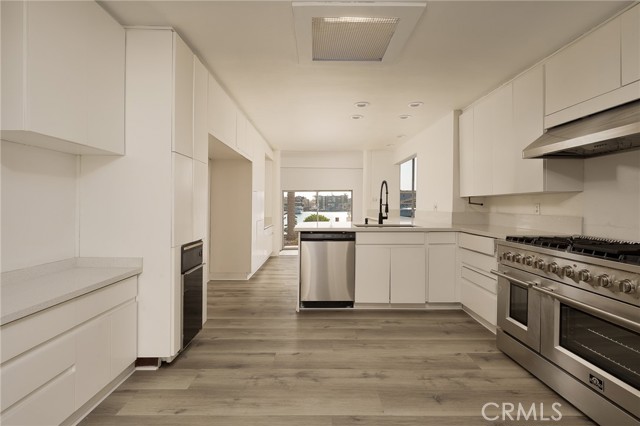 Detail Gallery Image 11 of 20 For 16471 Malden Cir, Huntington Beach,  CA 92649 - 3 Beds | 3 Baths