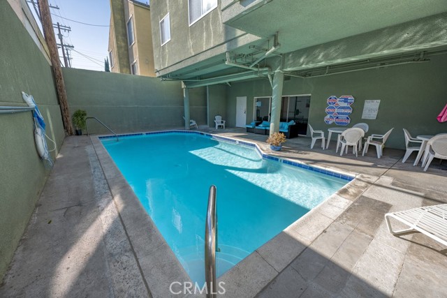 Detail Gallery Image 30 of 34 For 10926 Moorpark St #6,  Toluca Lake,  CA 91602 - 2 Beds | 2 Baths