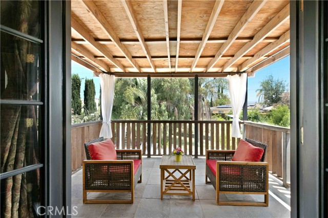 21101 Rosedell Drive, Saugus CA: https://media.crmls.org/medias/cf38f32a-262c-43af-9283-879208360ba1.jpg