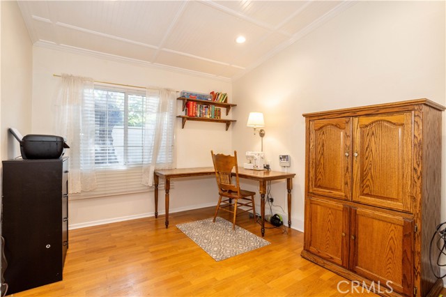7744 Rhea Avenue, Reseda CA: https://media.crmls.org/medias/cf390fd7-a302-4dfb-8081-7ec69939e8e9.jpg