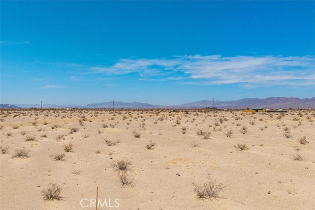 82935 Maya Rada Road, 29 Palms CA: https://media.crmls.org/medias/cf398dfd-a422-4335-a2f5-1cb999b406d3.jpg