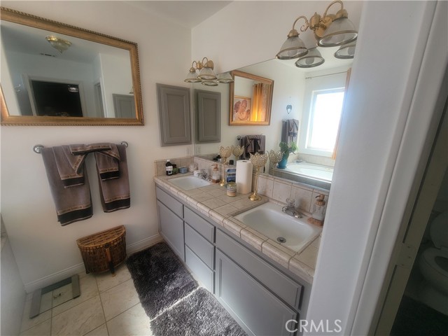 21961 Thunderbird, Apple Valley CA: https://media.crmls.org/medias/cf3a00ae-cba6-4c43-a1b4-56f6b449e3c3.jpg