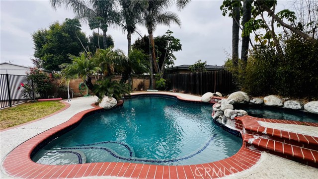 4127 W 130th Street, Hawthorne CA: https://media.crmls.org/medias/cf3a66e1-68b8-4b0c-bd4a-6fd8b9b53df6.jpg