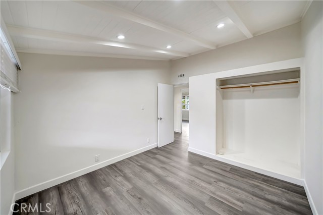 Detail Gallery Image 21 of 43 For 19706 Victory Bld, Woodland Hills,  CA 91367 - 4 Beds | 2 Baths