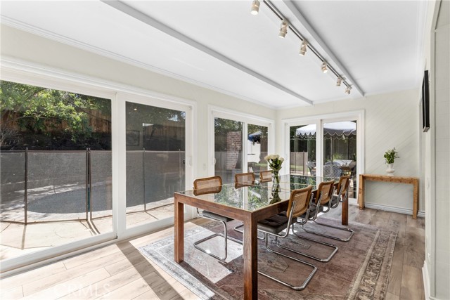 Detail Gallery Image 11 of 36 For 22736 Margarita Dr, Woodland Hills,  CA 91364 - 4 Beds | 2 Baths