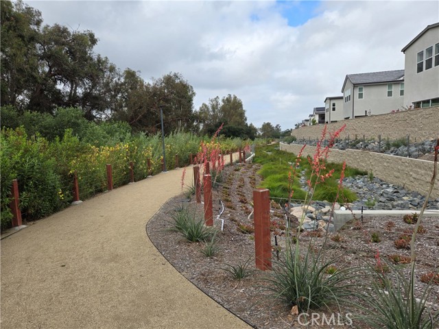 171 Bear Leaf Drive, Lake Forest CA: https://media.crmls.org/medias/cf3d71ad-0088-48b5-ade5-3e46dac5c185.jpg