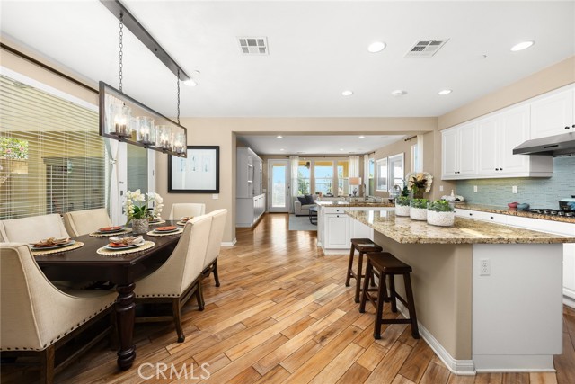 Detail Gallery Image 8 of 62 For 620 E Mandevilla Way, Azusa,  CA 91702 - 3 Beds | 3 Baths