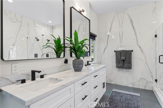1019 Pintail Circle, Lake Arrowhead CA: https://media.crmls.org/medias/cf3e2214-ccdd-4493-b1ea-25dd92aeb743.jpg