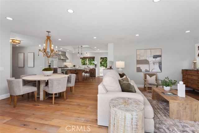 2301 Private Road, Newport Beach CA: https://media.crmls.org/medias/cf3e426b-dc70-4ae8-ad4e-a8eae44665f1.jpg