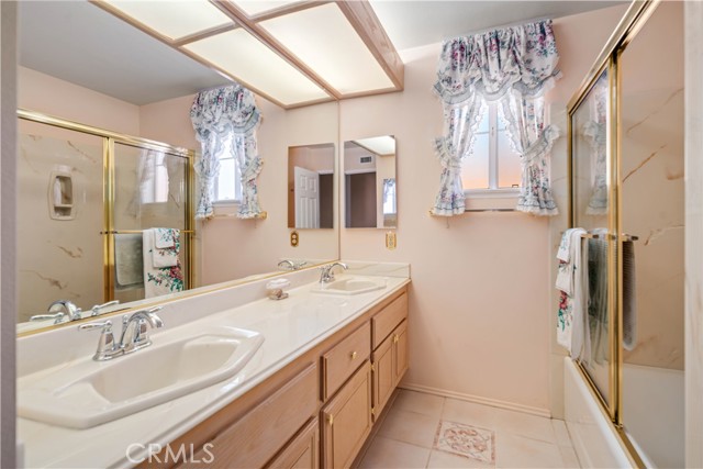 28852 Woodside Drive, Saugus CA: https://media.crmls.org/medias/cf3e4c18-7c5e-4df6-9b90-ae462e24c7fe.jpg