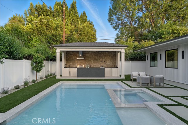 16728 Morrison Street, Encino CA: https://media.crmls.org/medias/cf3e4c51-e823-49d5-a482-95f6c949828d.jpg