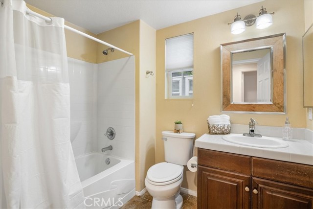 1 Evergreen Road, Ladera Ranch CA: https://media.crmls.org/medias/cf3ed7d6-1f87-4dd4-8b47-b15d14067cc2.jpg