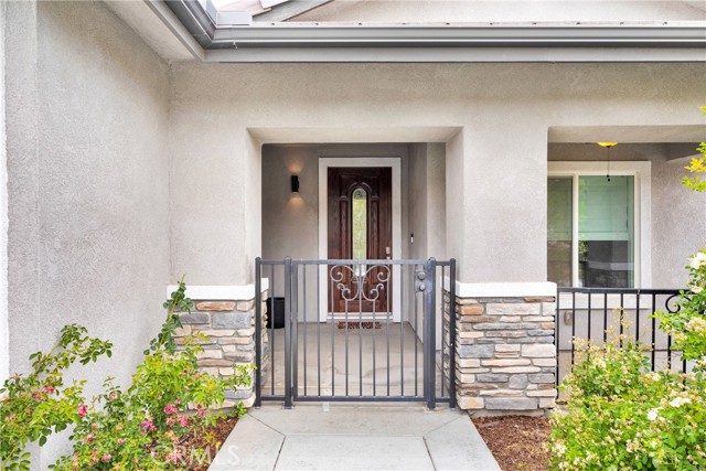 13699 Spring Valley Parkway, Victorville CA: https://media.crmls.org/medias/cf3ef1f0-d181-4804-8896-754a70e60726.jpg
