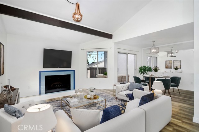 Detail Gallery Image 2 of 24 For 18316 Hatteras #27,  Tarzana,  CA 91356 - 2 Beds | 2 Baths